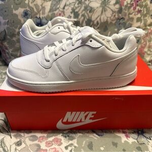NWB Nike Ebernon Low White Men's 7 / Women's 8.5